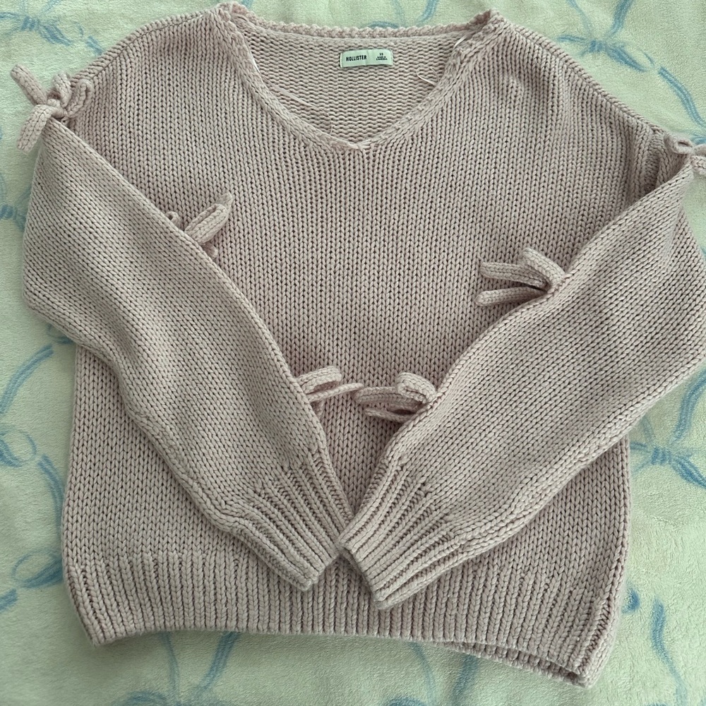 Hollister Light Pink V-Neck Sweater